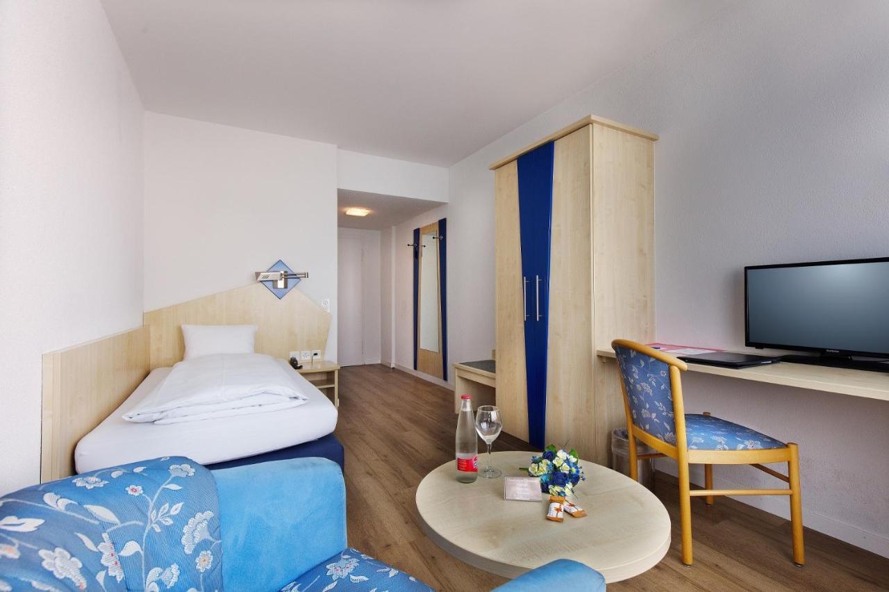 Hotel Blumenstein Self-Check In เฟราเอนเฟลด์ ภายนอก รูปภาพ